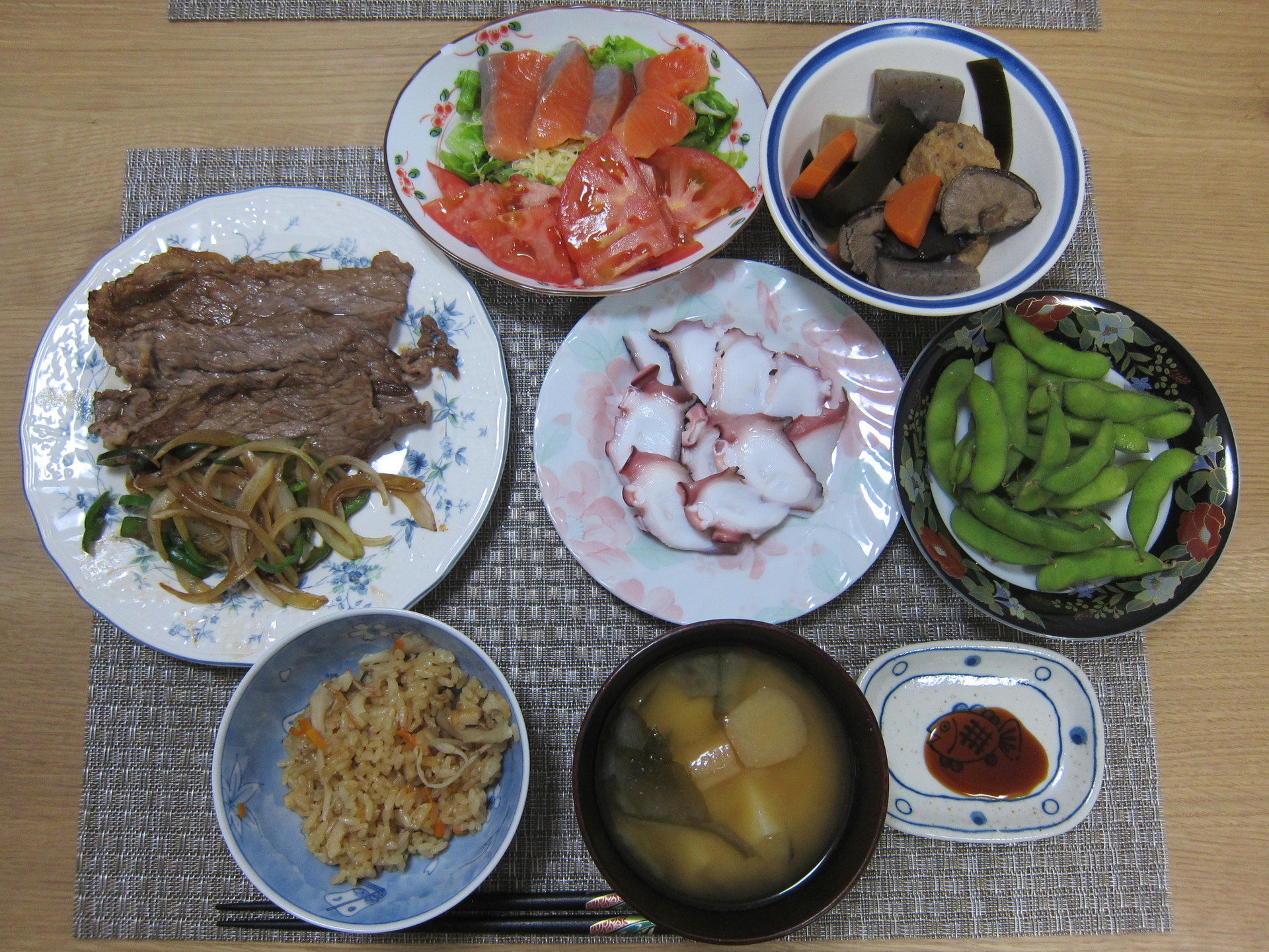 酢ハス入り炊き込みご飯 焼き肉 野菜煮 料理は楽しい